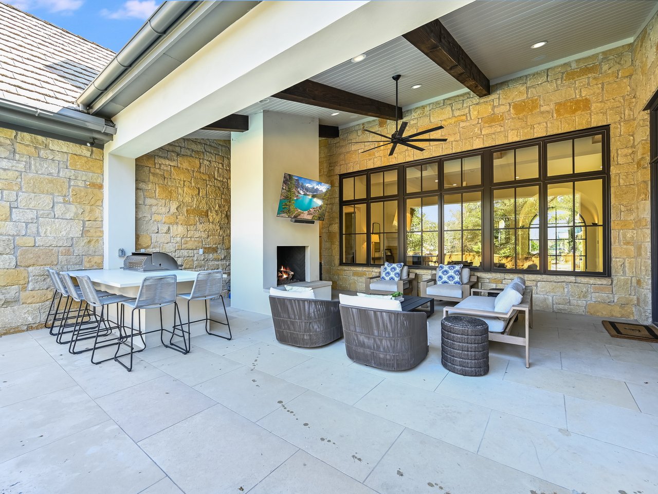 4907 Rollingwood Drive