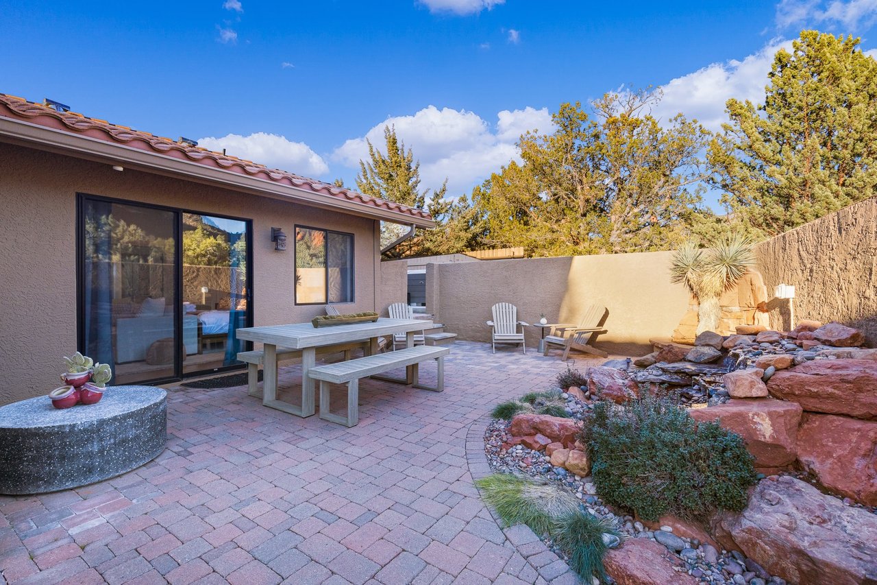 Mammoth Rock Lodge-New Family Home Remodeled, 2 Hot Tubs & Game Room