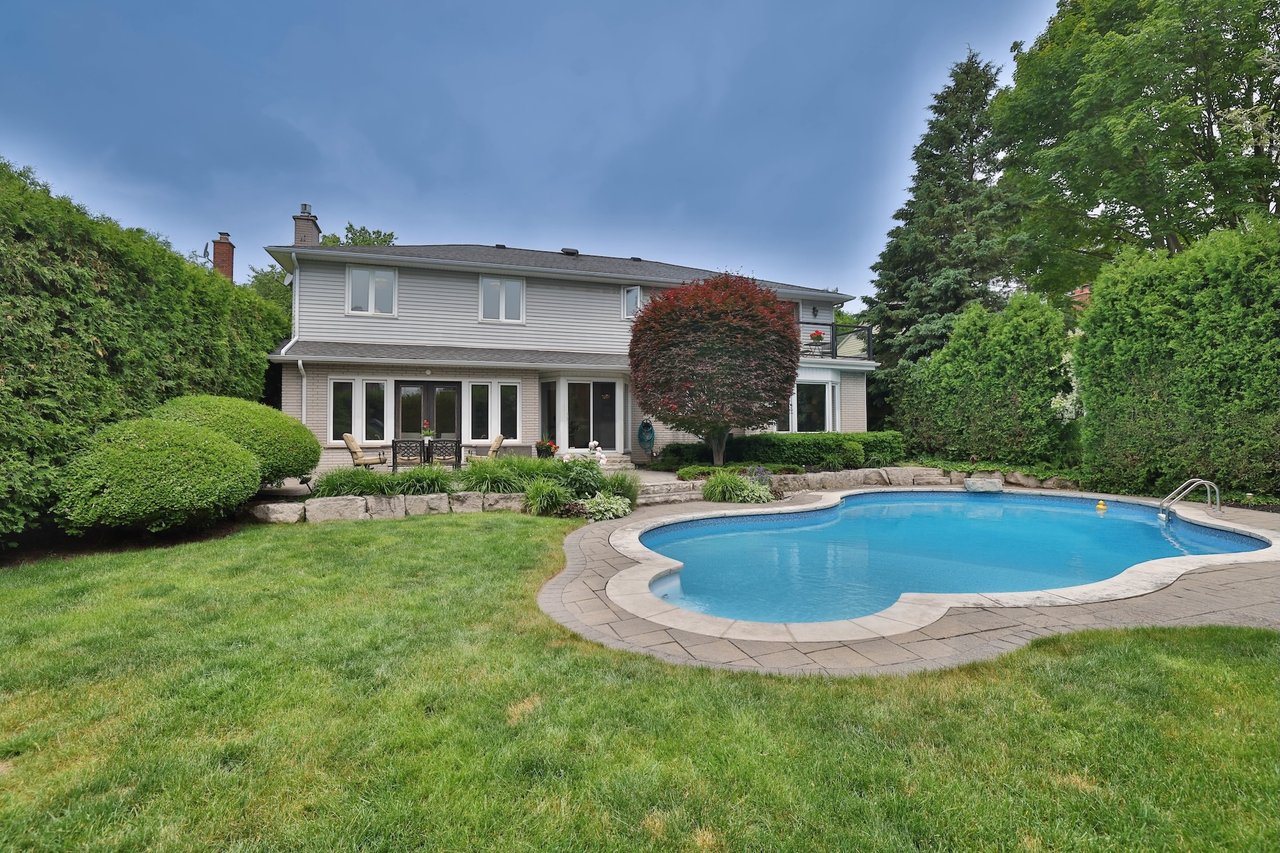 4220 Spruce Avenue, Burlington