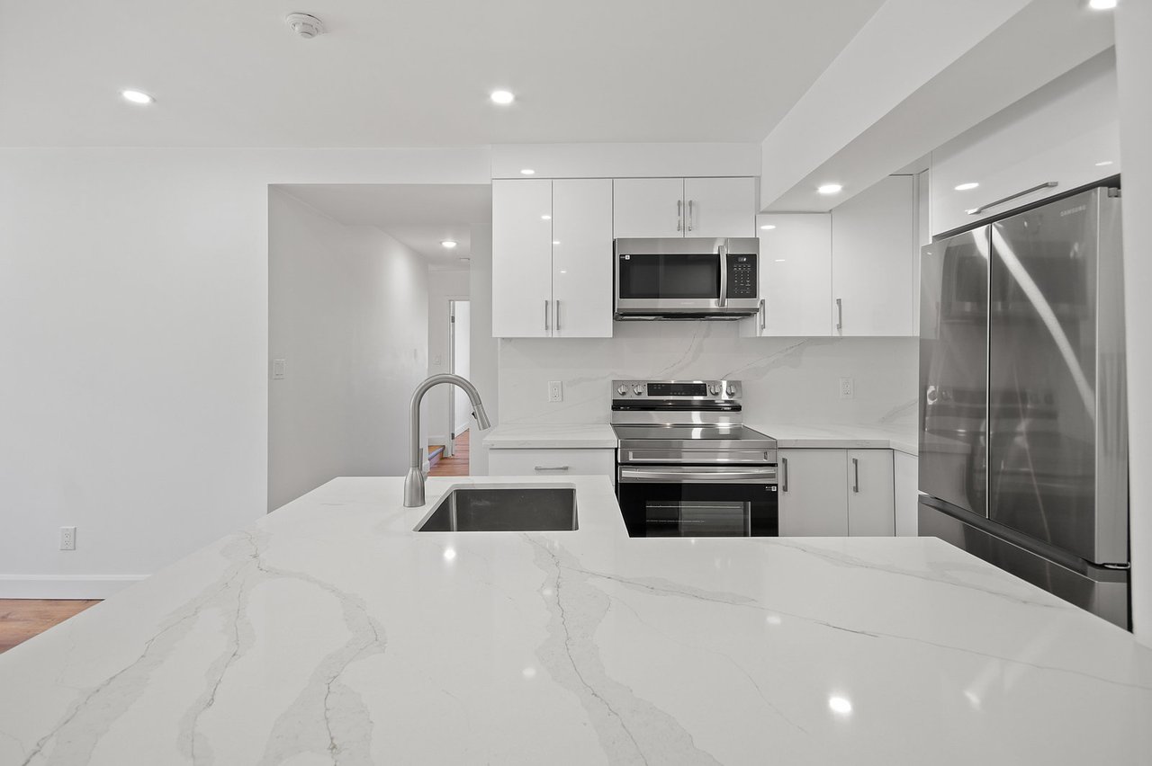 1328 Gerrard Street E Unit: 203