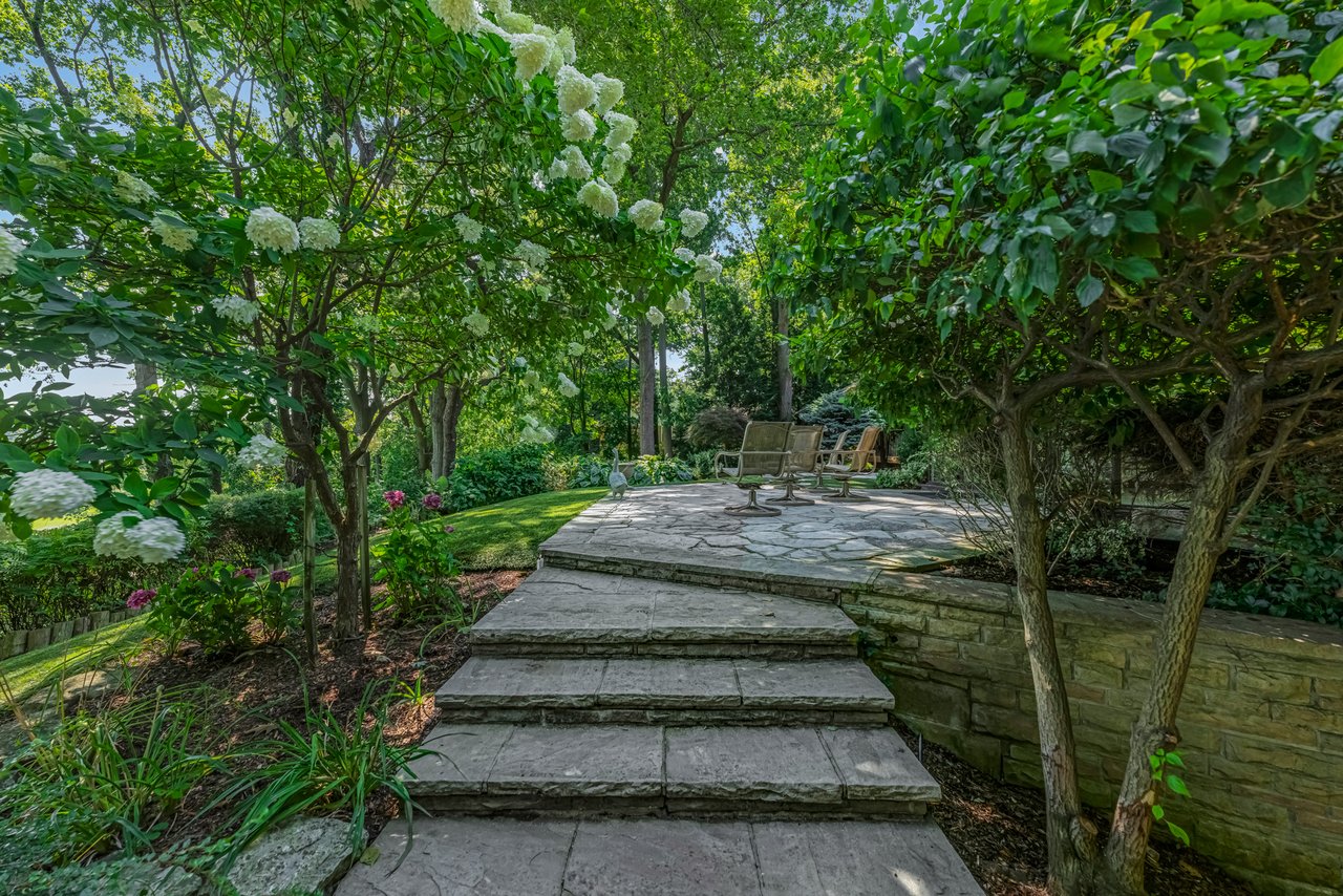 1000 Mississauga Heights Dr