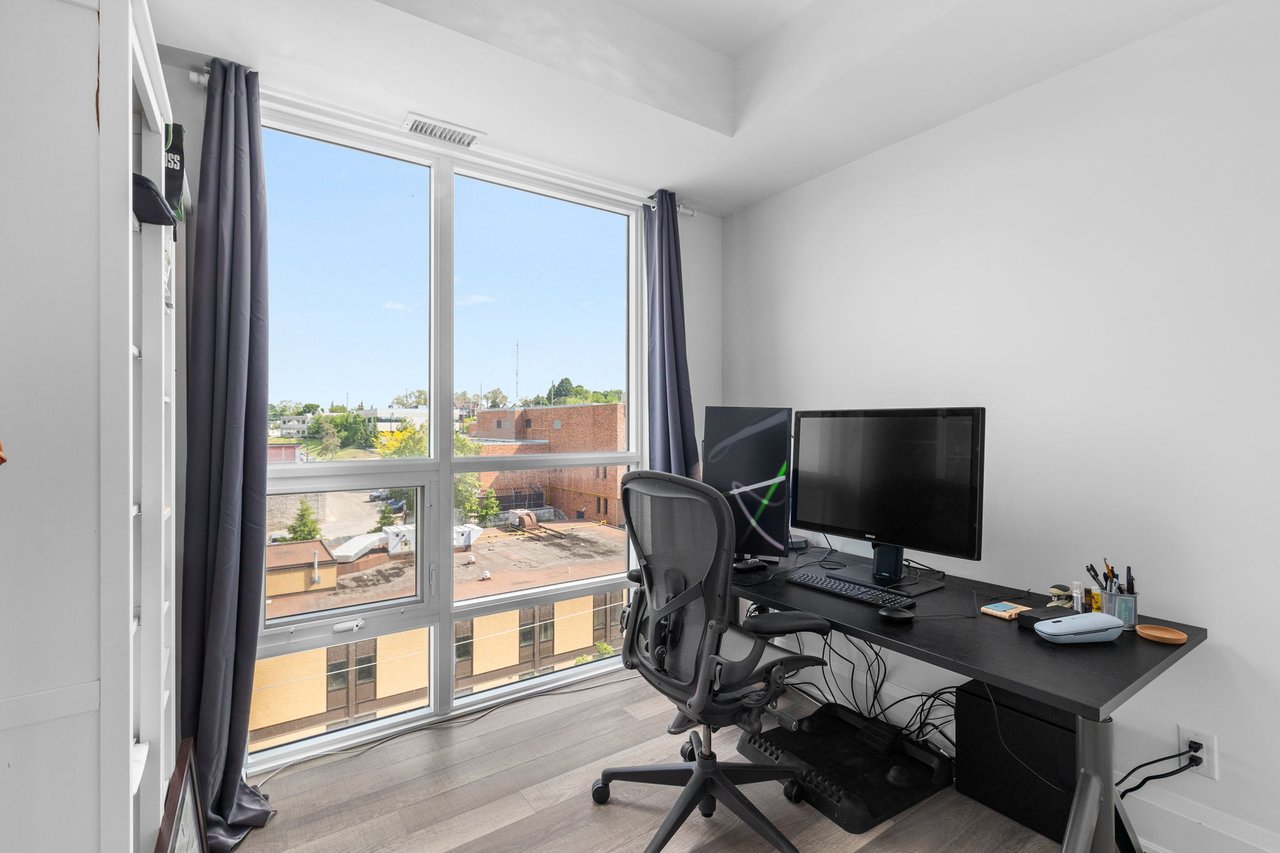 #503-111 Worsley Street, Barrie