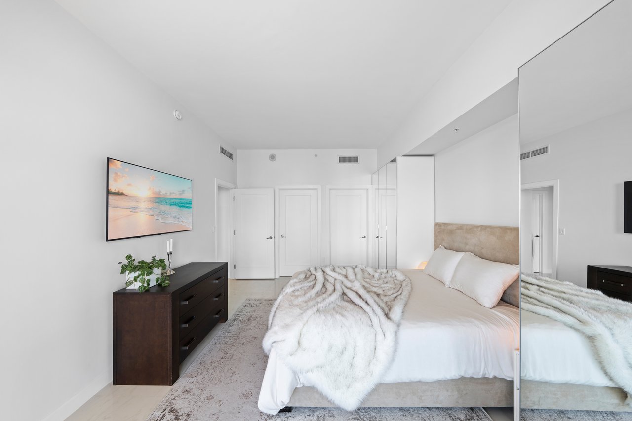 Quantum on the Bay Penthouse 4902