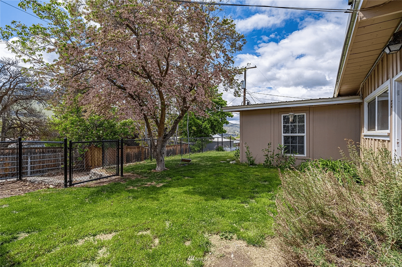 420 E Eli Avenue