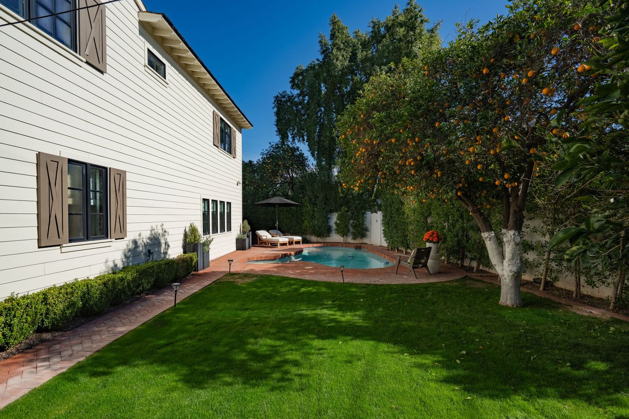 5627 E MONTEROSA Street