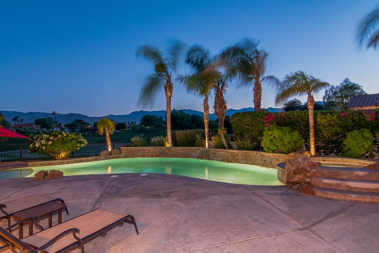 Mission Hills CC: Views + Lifestyle + Golf