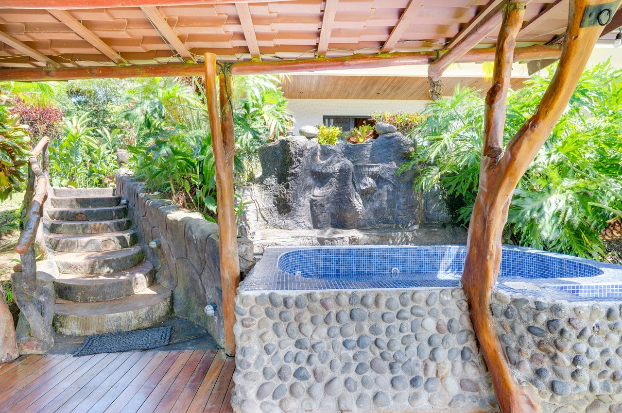 Casa Blanca | Multi-Villa Estate with Lake Views - Nuevo Arenal