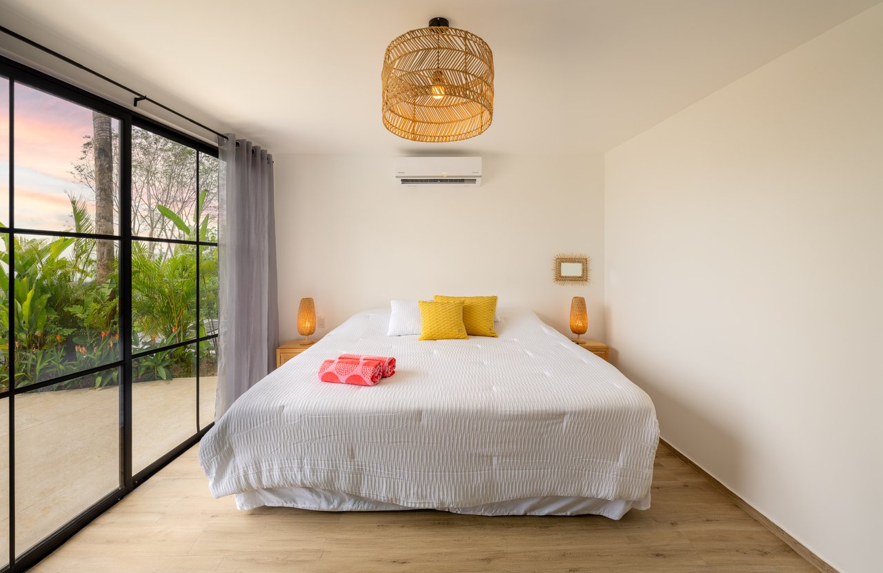 Villa Leoni Sunset Ocean View Sanctuary