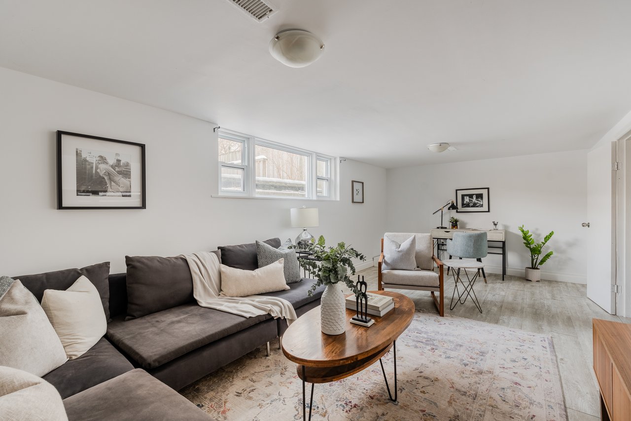 19 Hart Ave