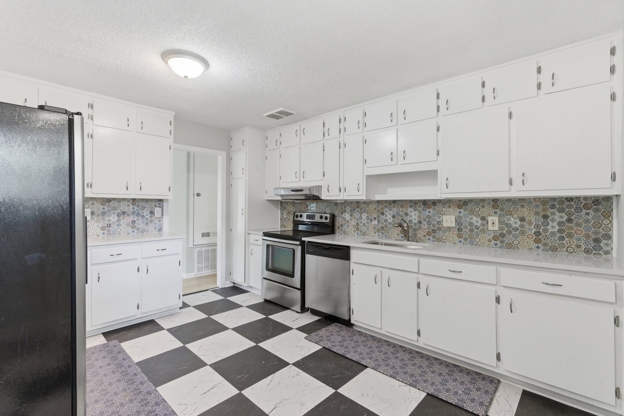 Updated 4BR Near Bridge Street