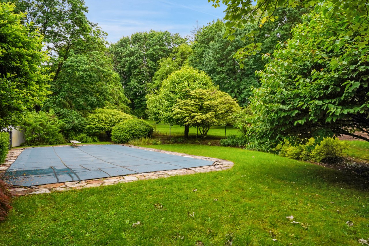112 Narrows Road