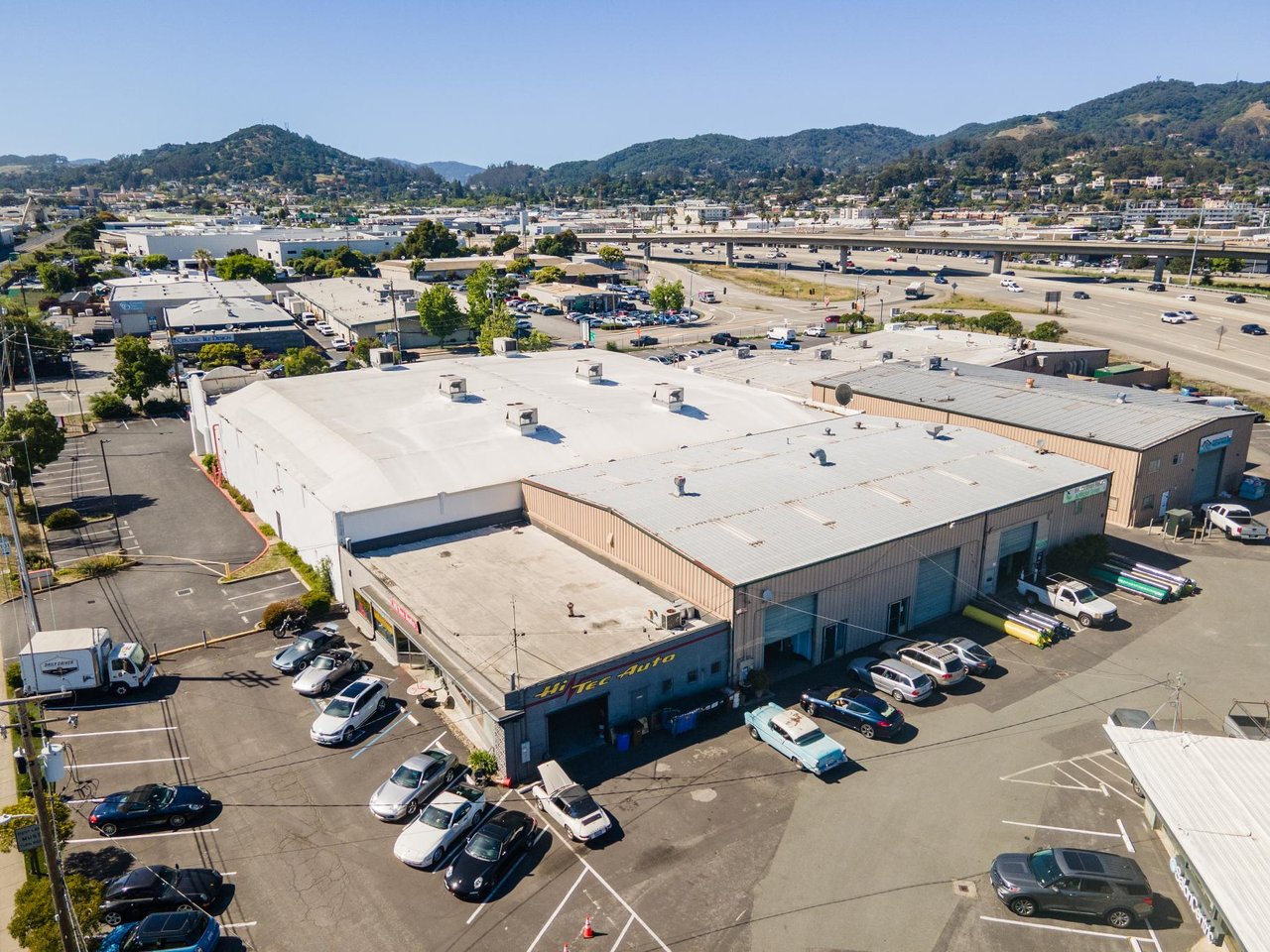 Retail Building For Lease 