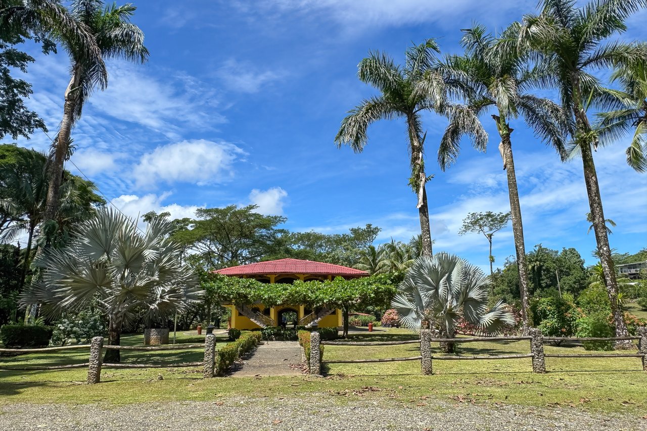 Casa Del Lago With Guest Apartment 