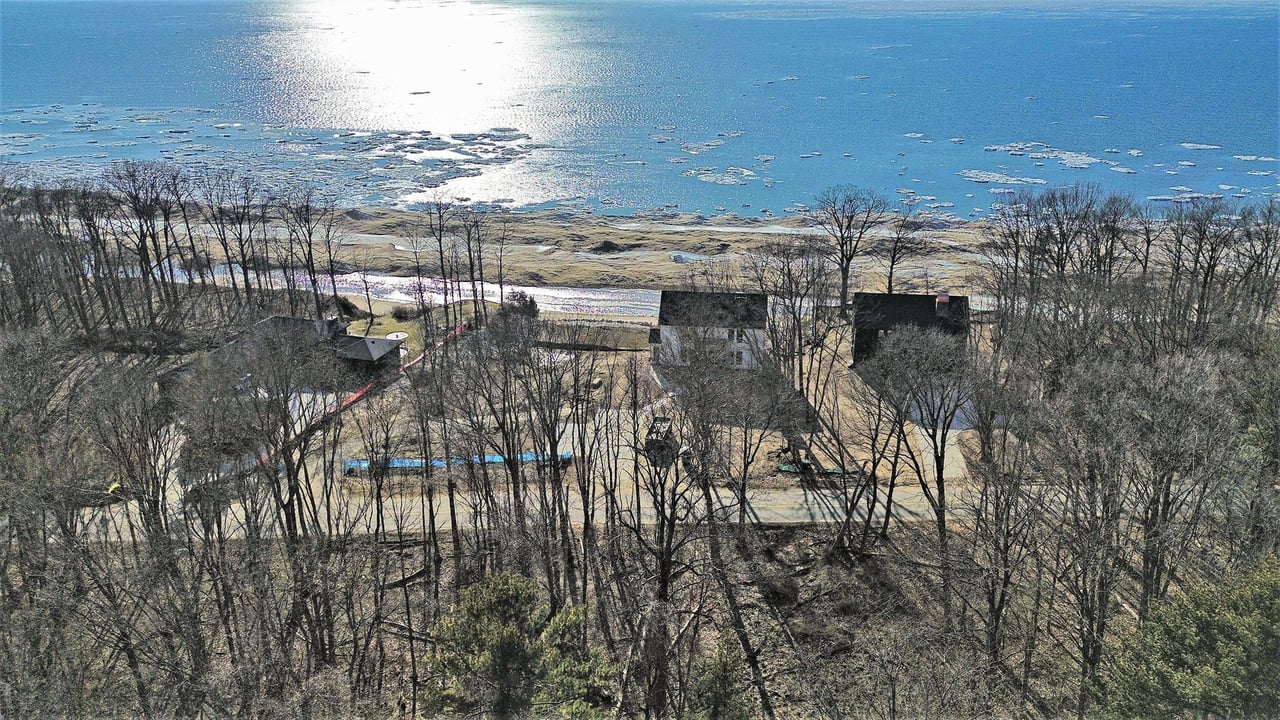 2578 2576, 2572 Lakeshore Drive