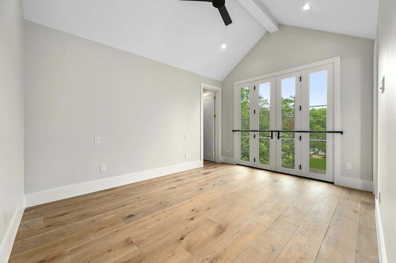 2400 Bridle Path