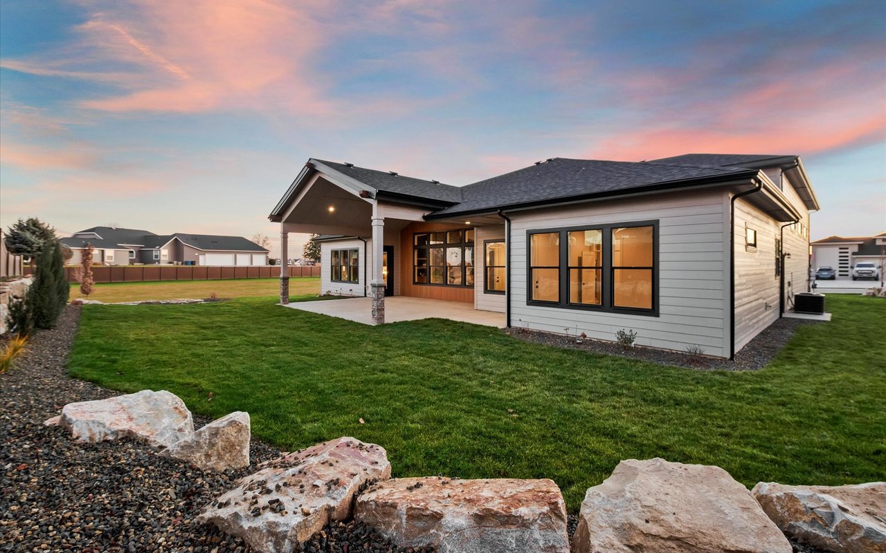 Modern Craftsman on One-Third of an Acre in Star, Idaho
