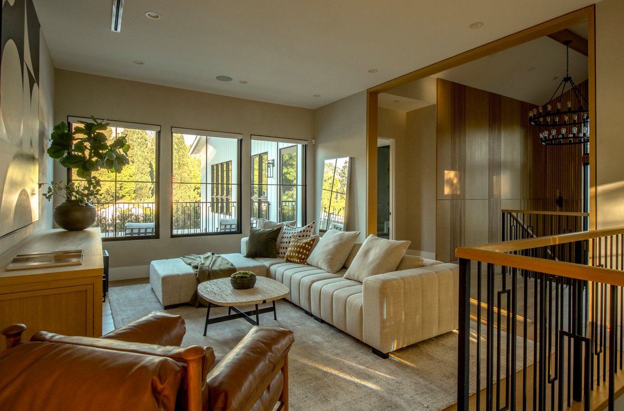 196 S Greenfield Ave, Westwood