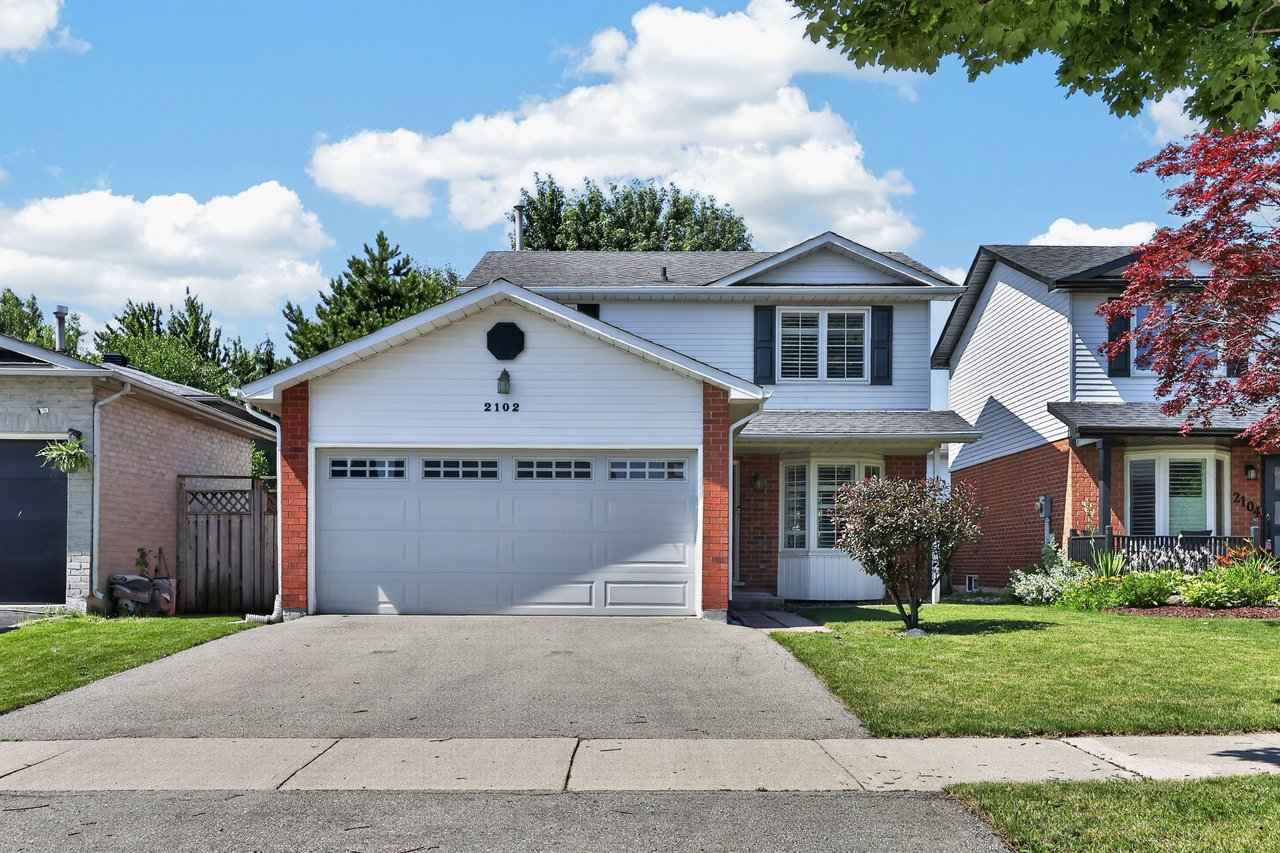 2102 Salma Crescent, Burlington