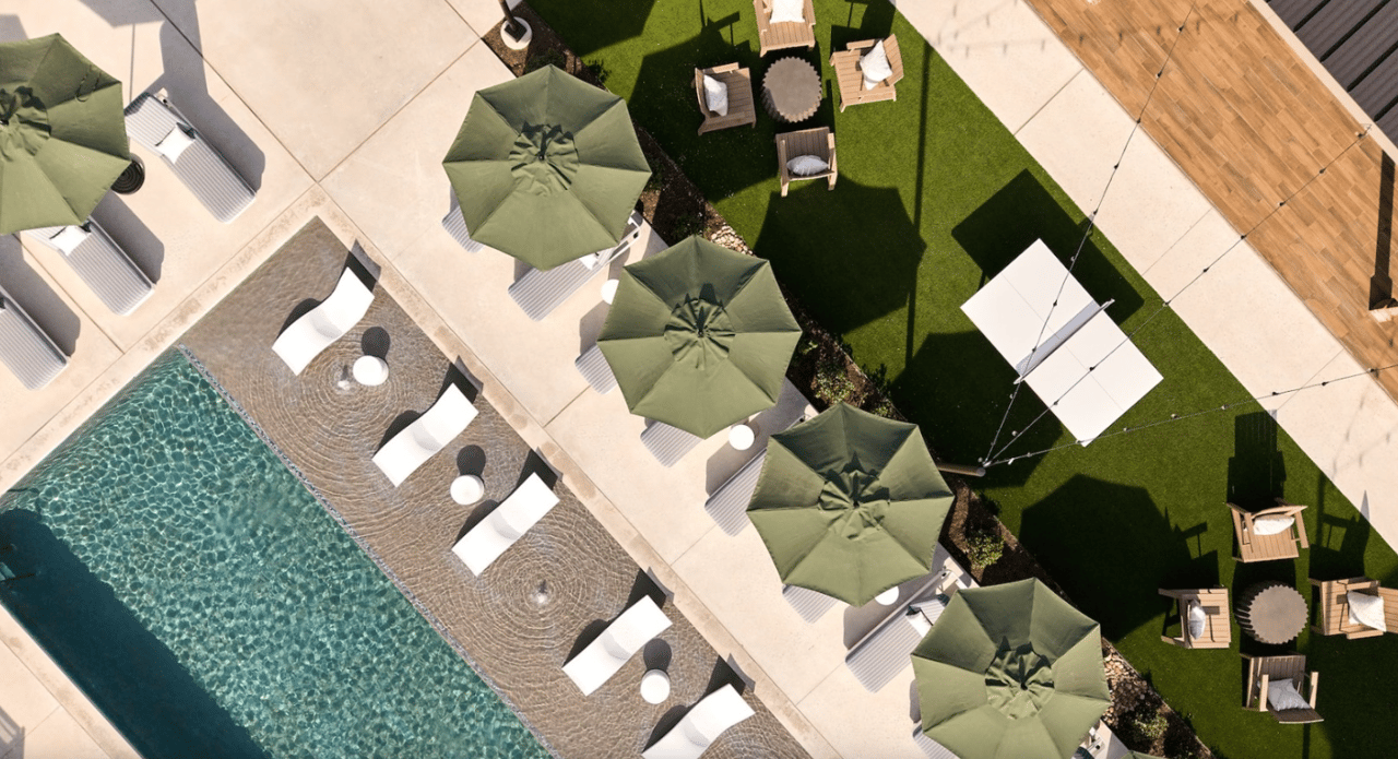 10 Weeks Free + $2500 Gift Card + Move in gift!