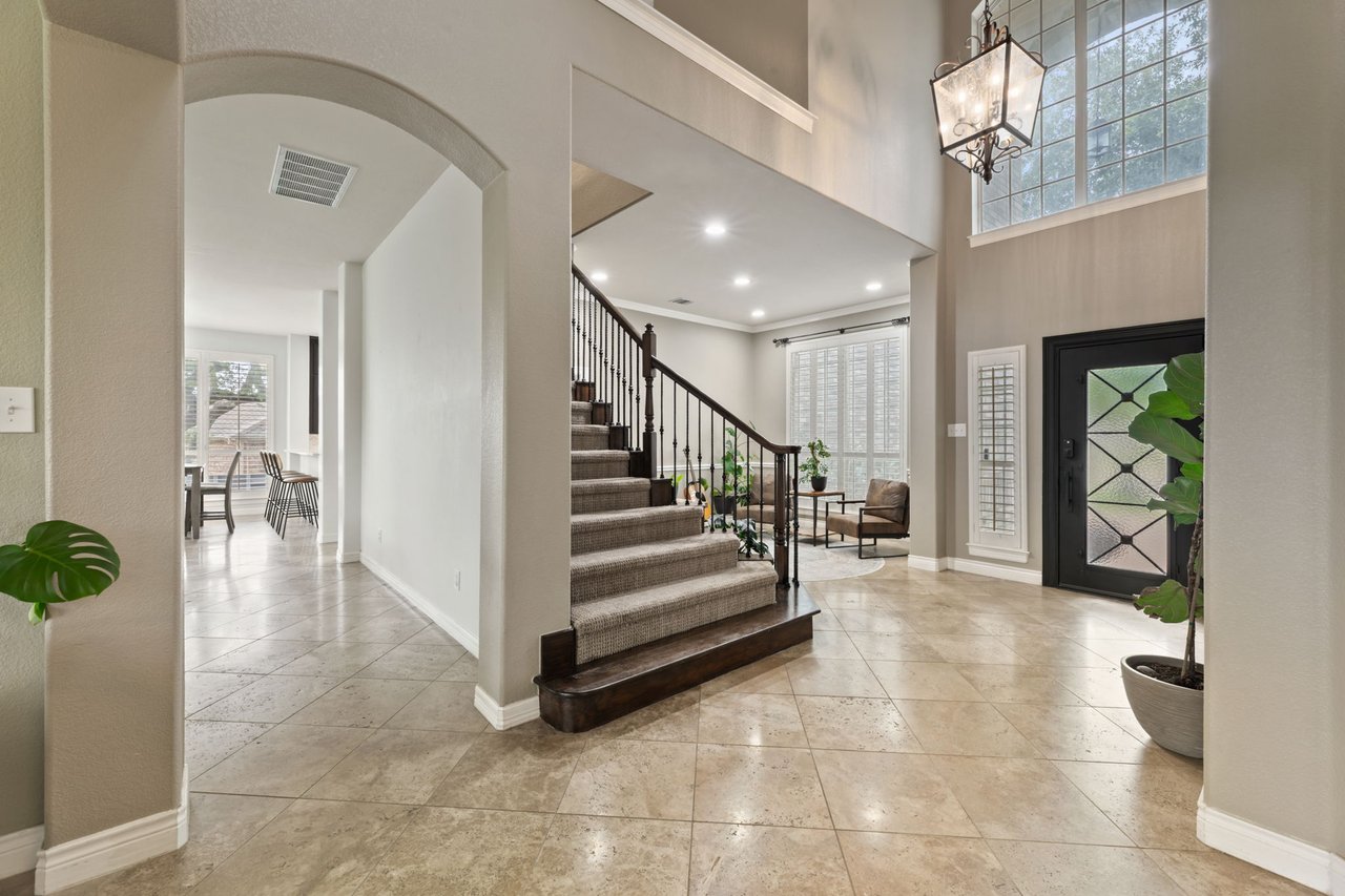 Elegant Cul-de-Sac Retreat in Steiner Ranch with Main-Level Guest Suite