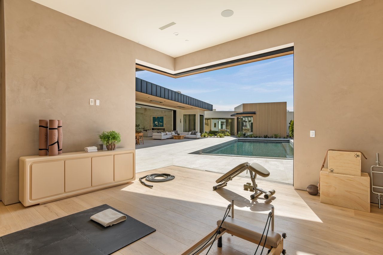 Ellice Street, Malibu