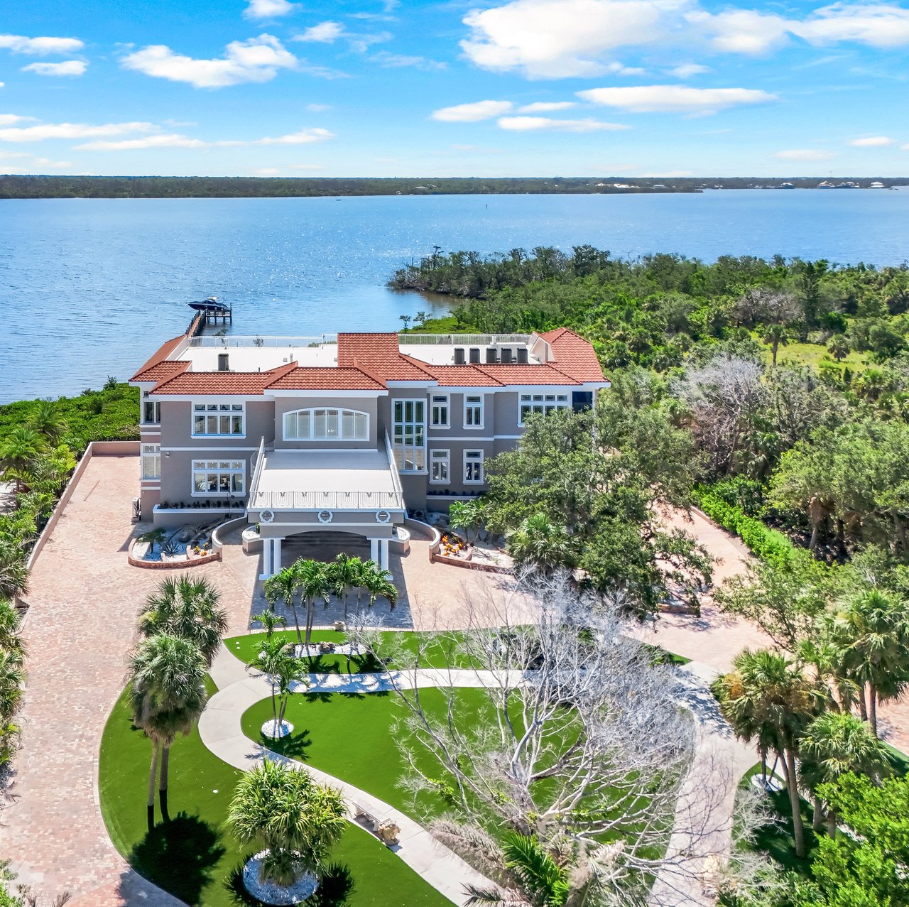 William Raveis Luxury Properties Summer 2026 