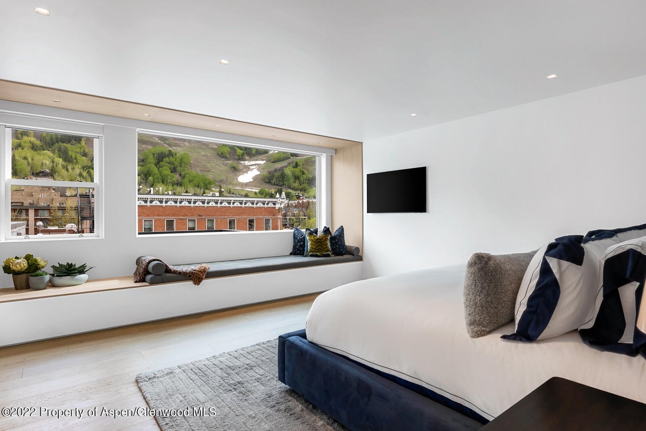 508 E Cooper Avenue, Unit 201