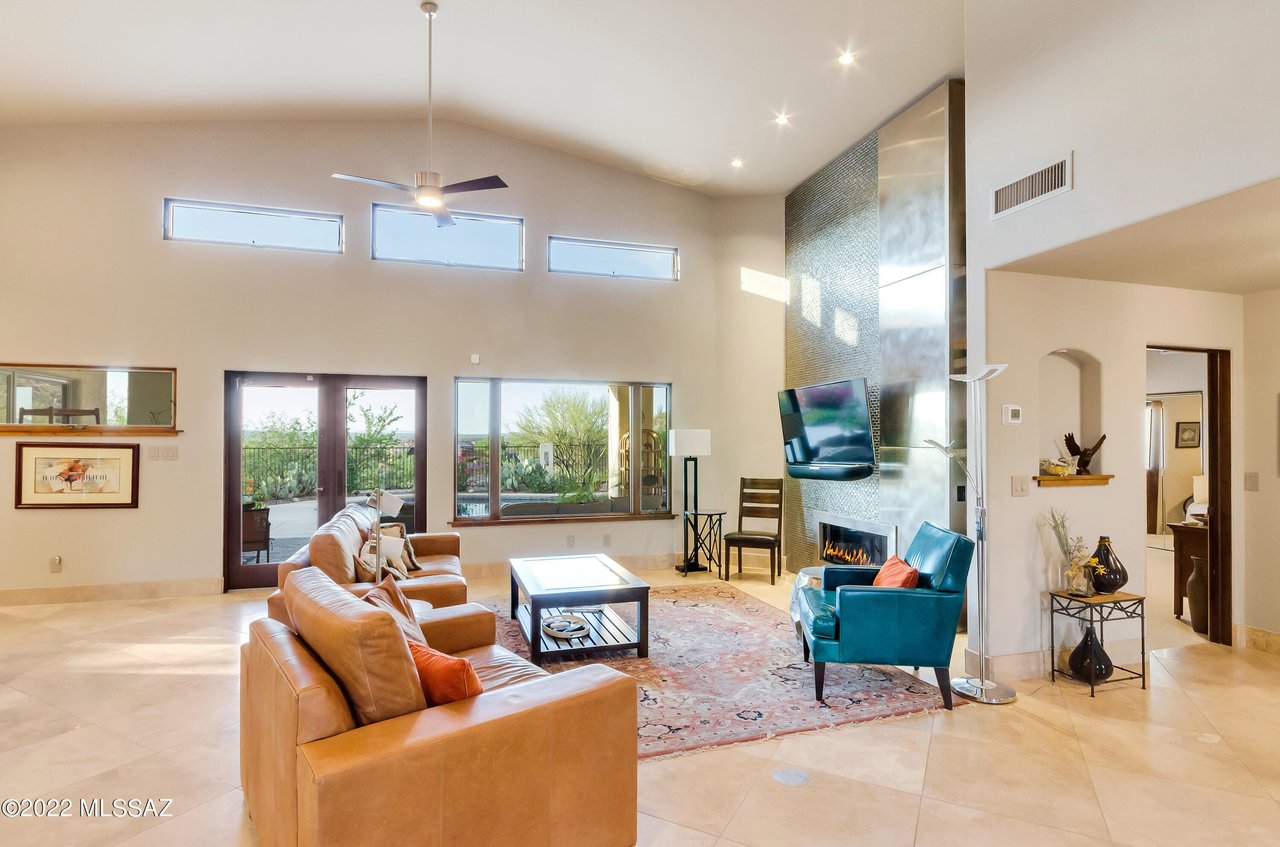 1931 E Buck Ridge Pl