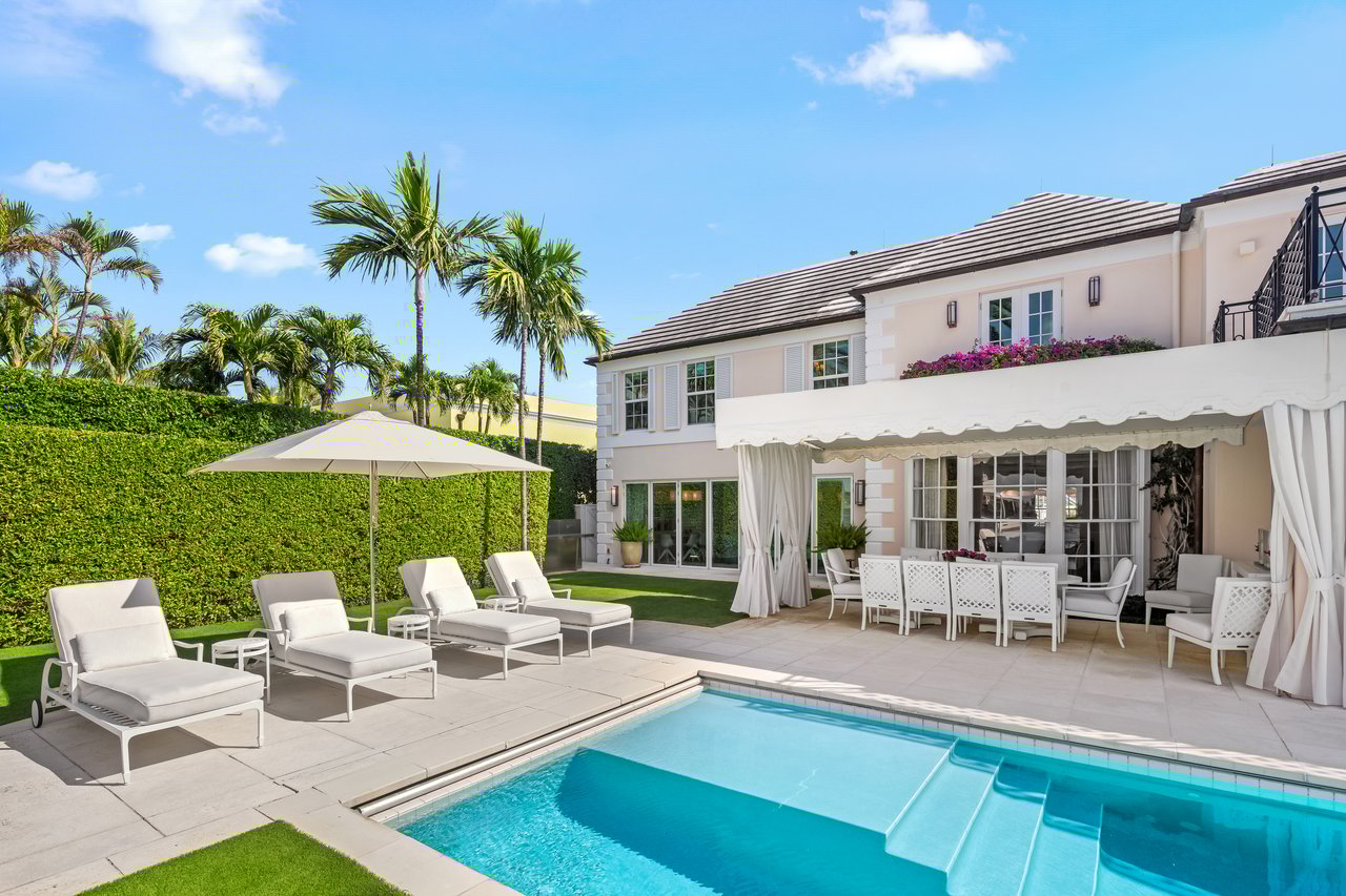 Georgian Waterfront Mansion on Everglades Island