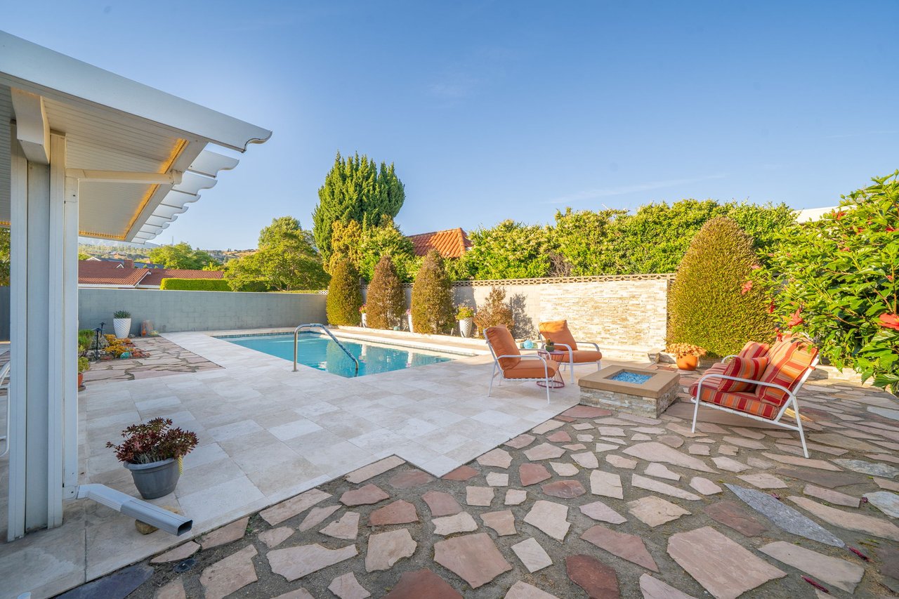 2128 N Villa Maria Road
