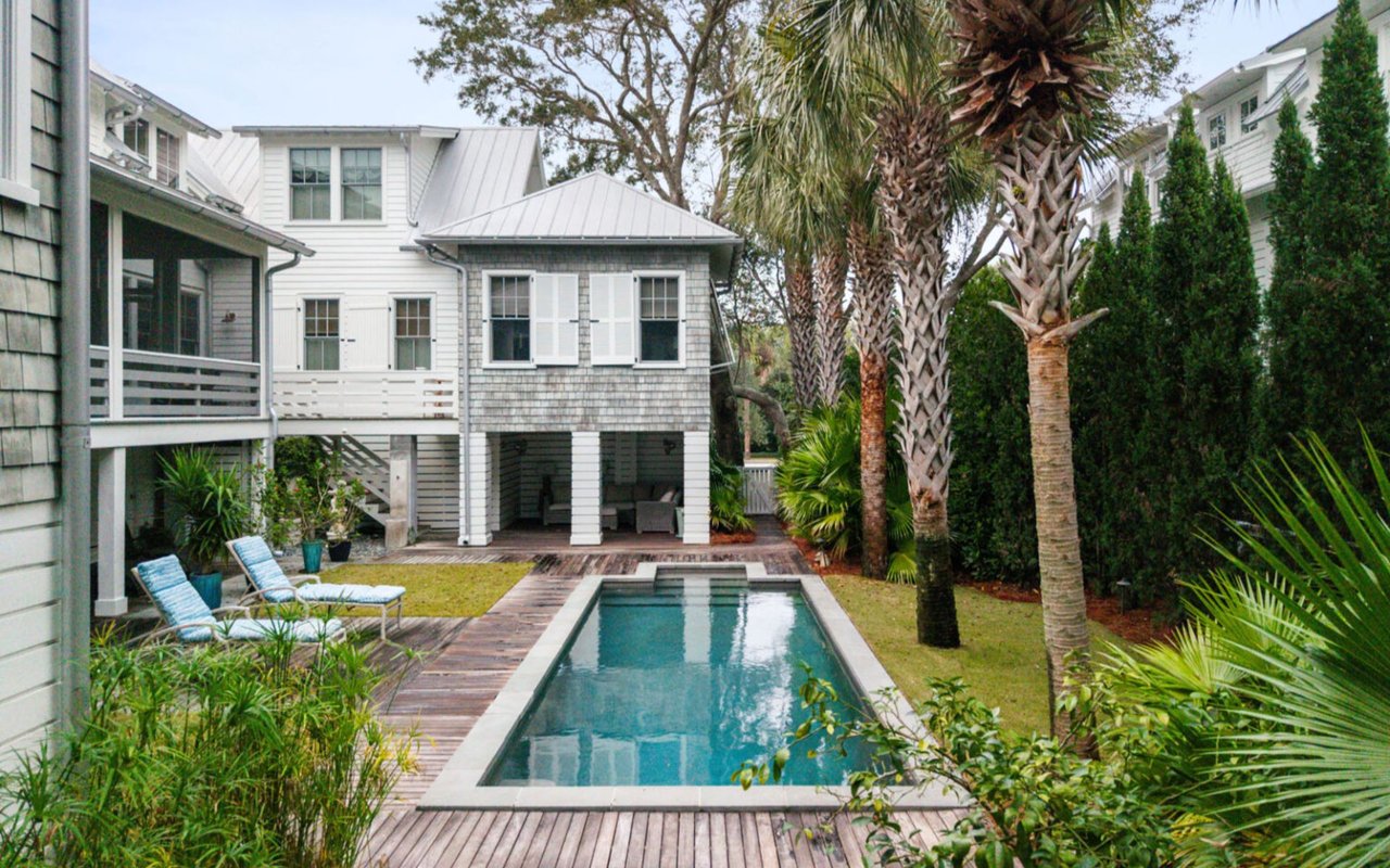 Serene Southern Cottage – 1749 Middle Street