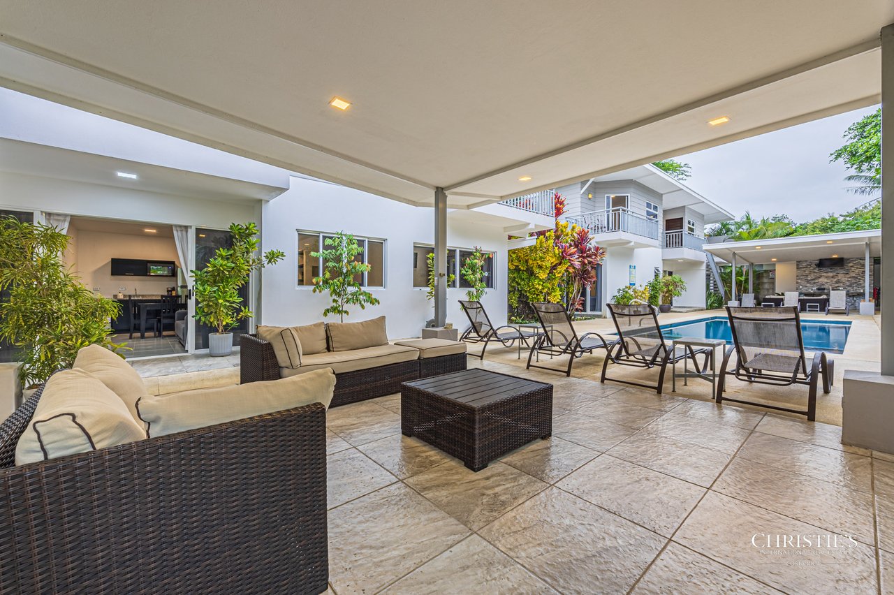 Uvita Paradise Hotel – Walk-to-Beach Boutique Hospitality Opportunity