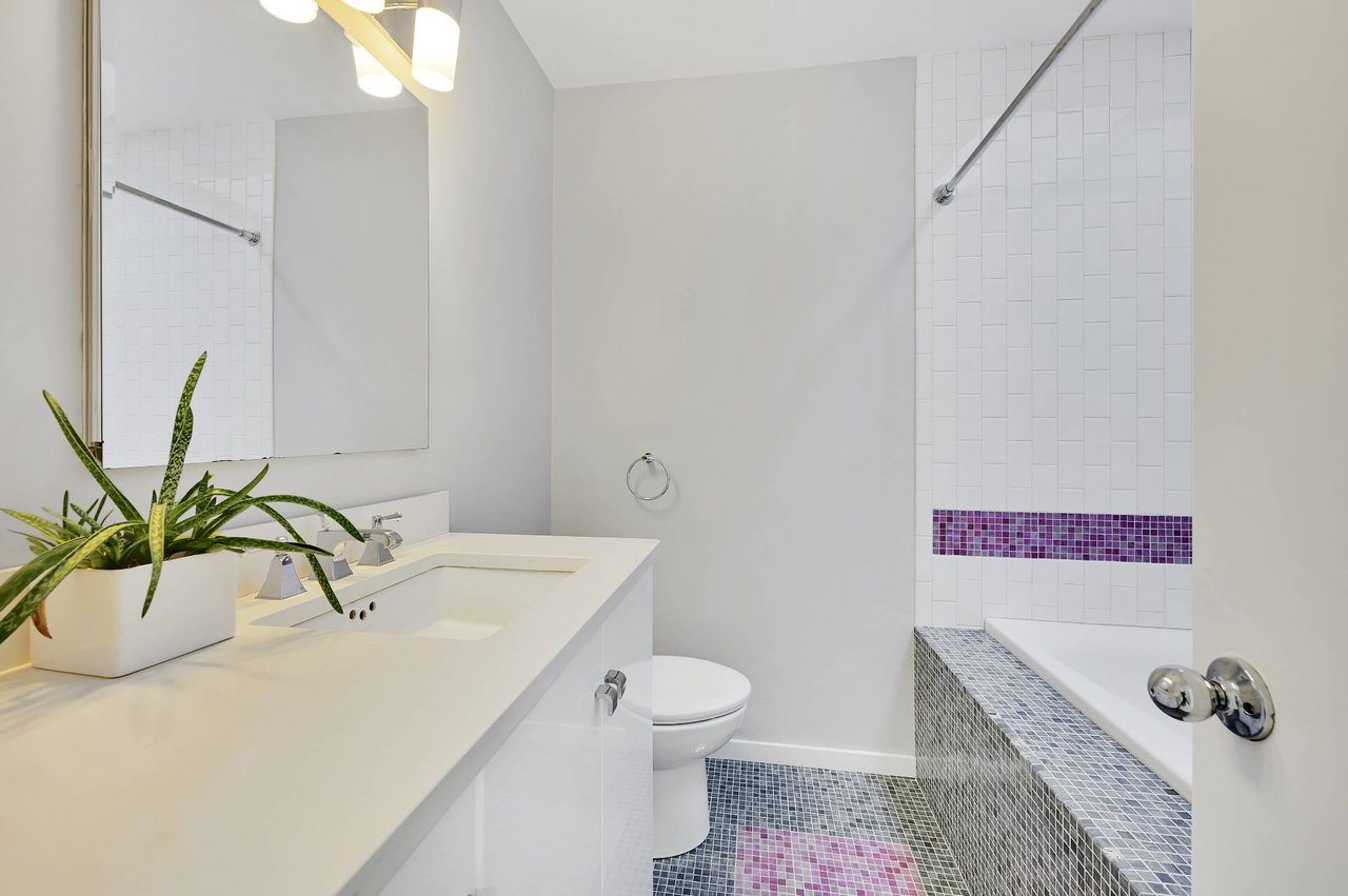 33 Bayberry Lane, Amagansett