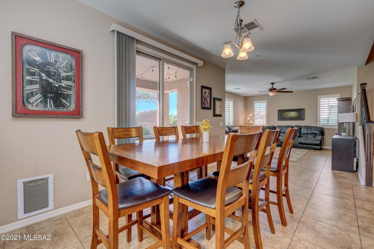 1079 W Garden Grove Dr