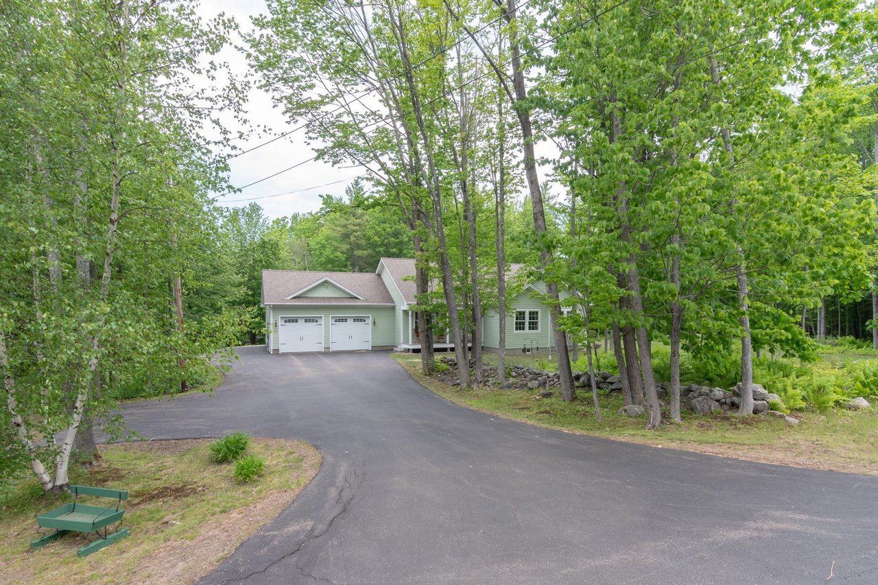 4 Clover Ridge Rd
