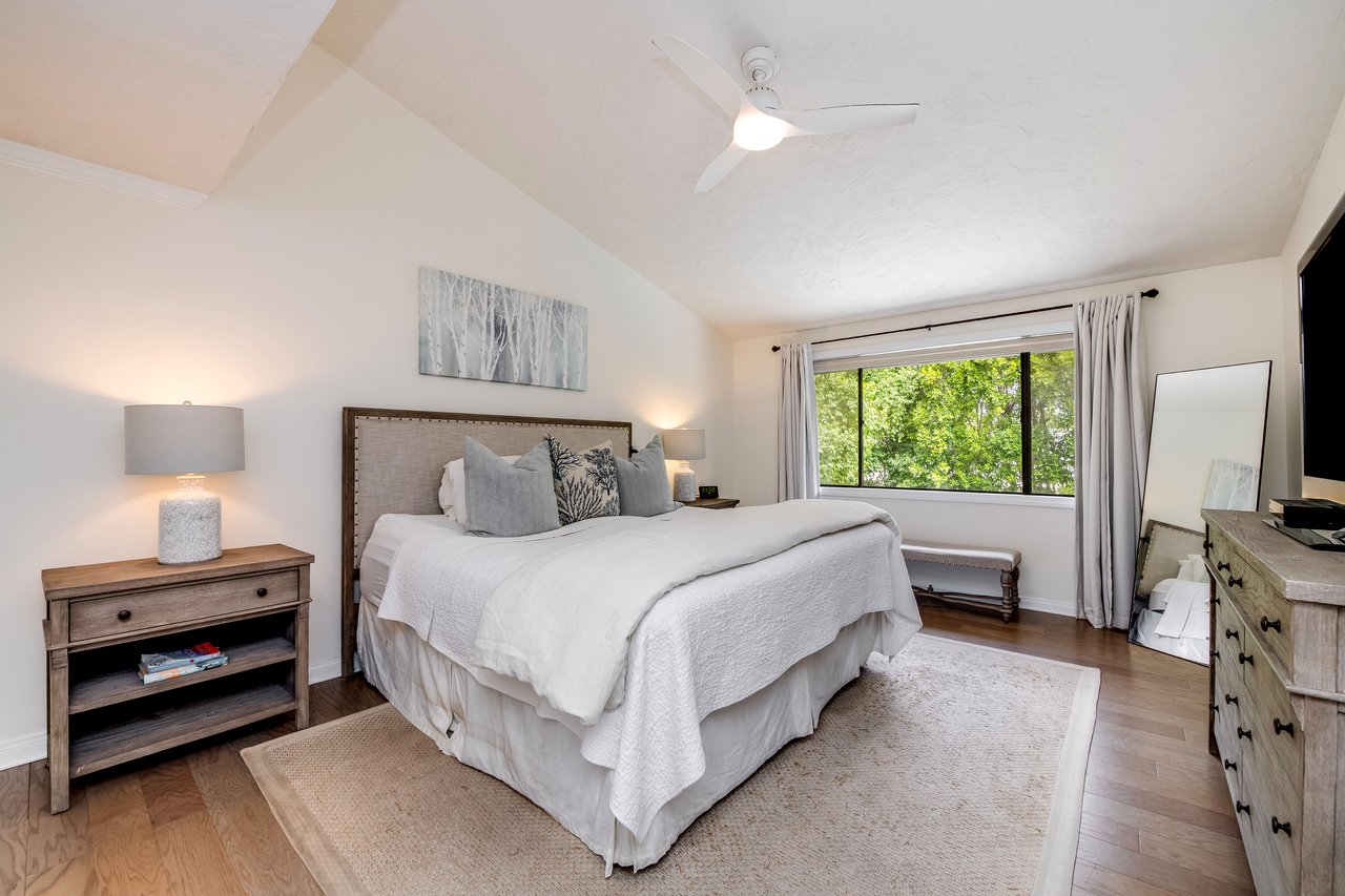 24417 Clipstone St, Woodland Hills 