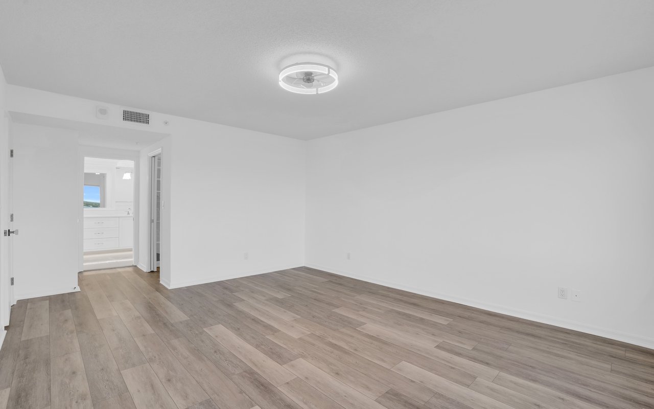 1925 Clifford St #1102