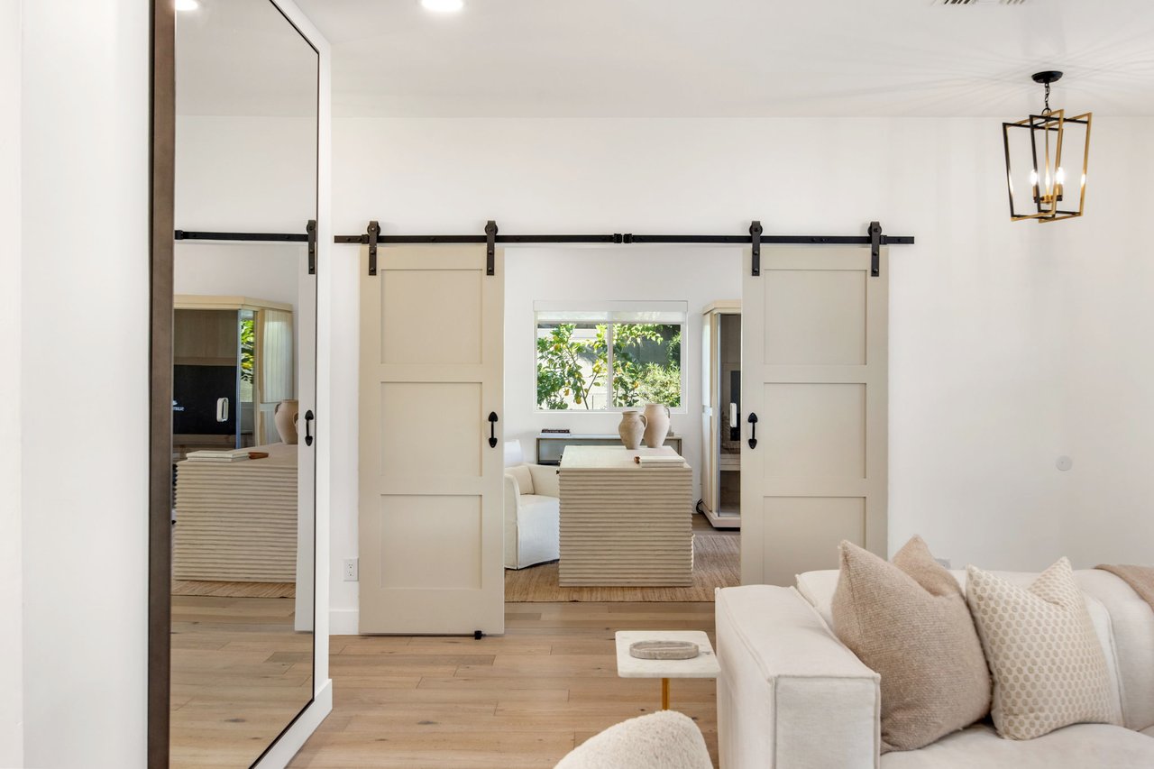 4119 E Indianola Ave