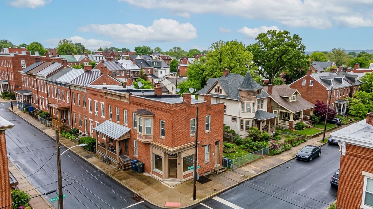 Hagerstown, MD vs Waynesboro, PA: Comparing Cumberland Valley Real Estate in 2026