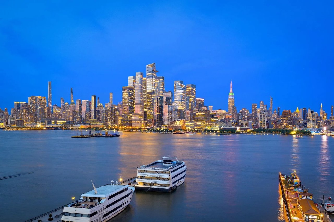 HOBOKEN WATERFRONT LIVING