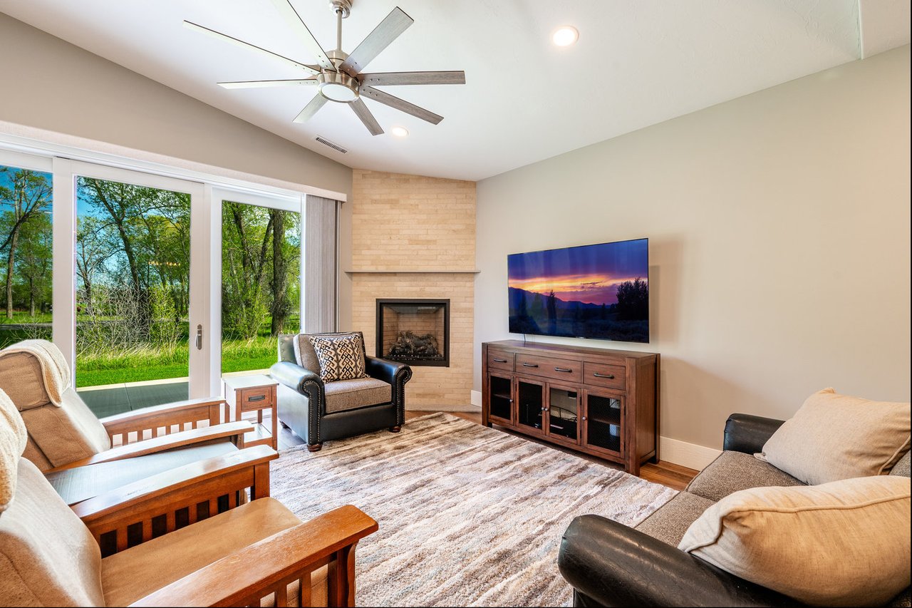 5 Creekside Lane