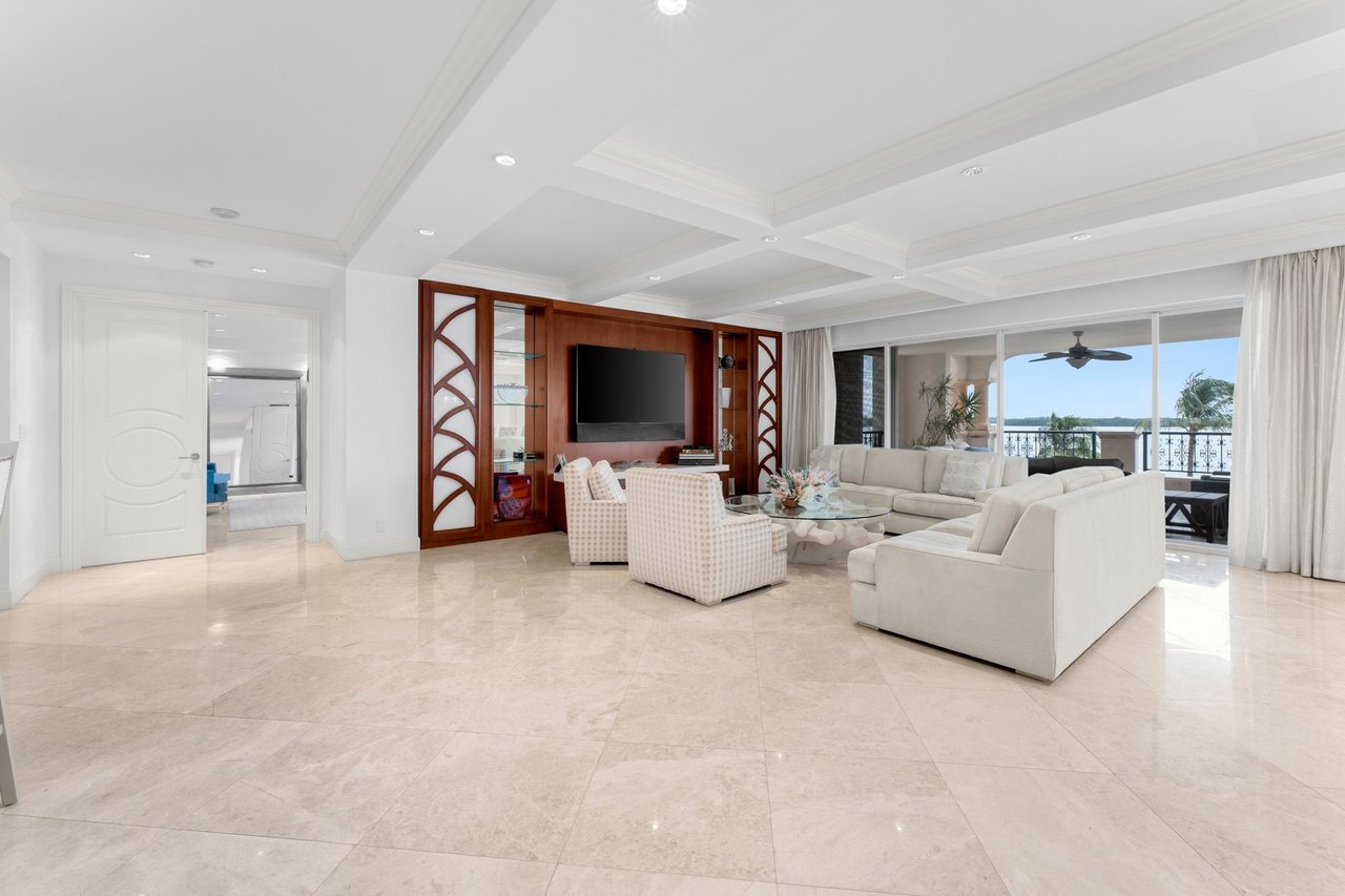 5233 Fisher Island Dr, Unit 5233