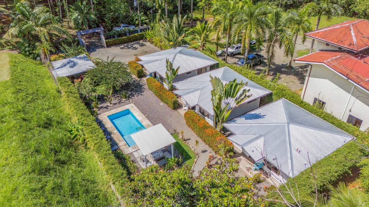 Tropical 3-Cabin Home with Pool and Gardens in the Heart of Uvita