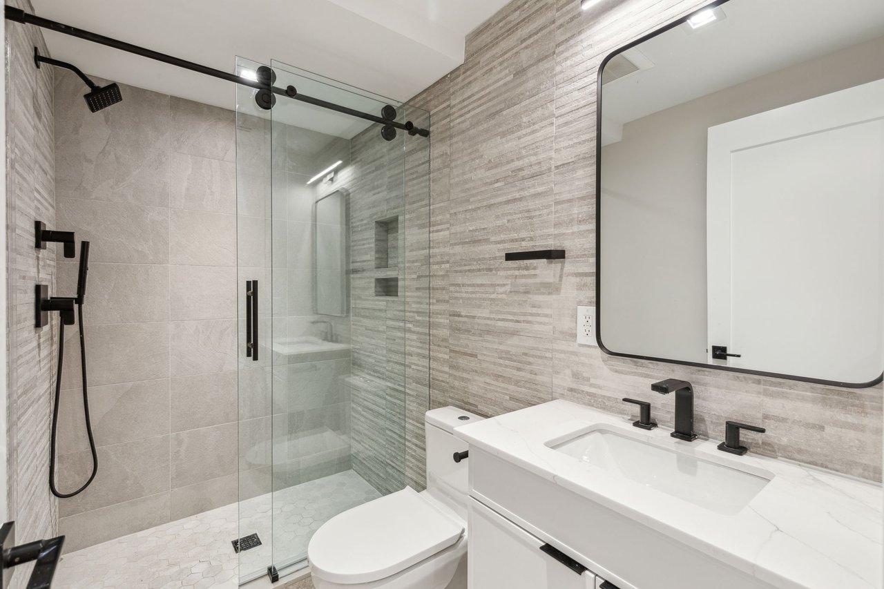 344 S Hicks St, Philadelphia, PA 19102	