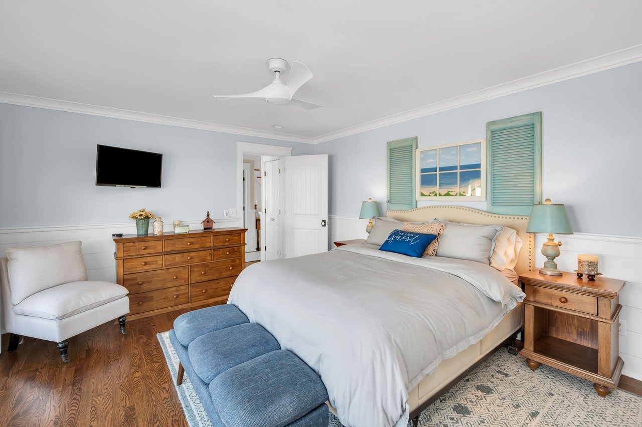 Exclusive Curtis Point Home with Pool