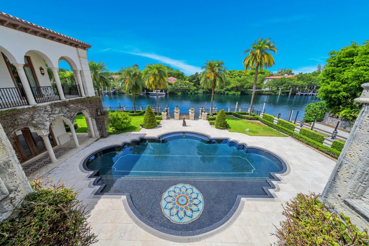 150 Edgewater Drive