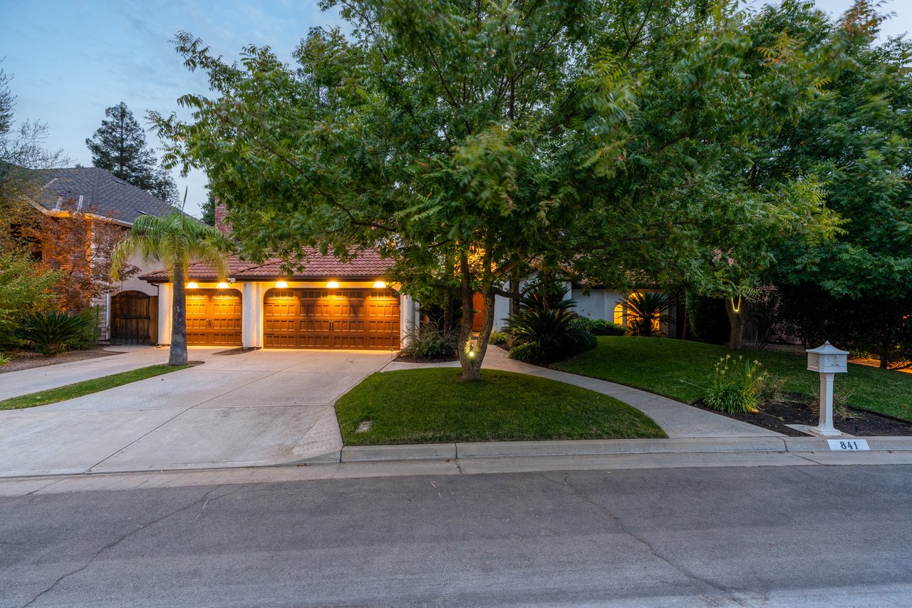 841 E Country View Circle