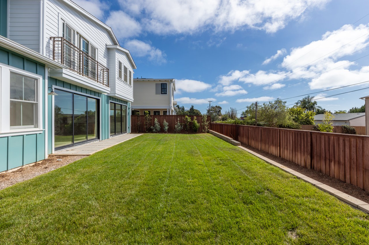 New construction home for sale in Ocean Knoll, Encinitas, California represented by Neda Nourani & Associates