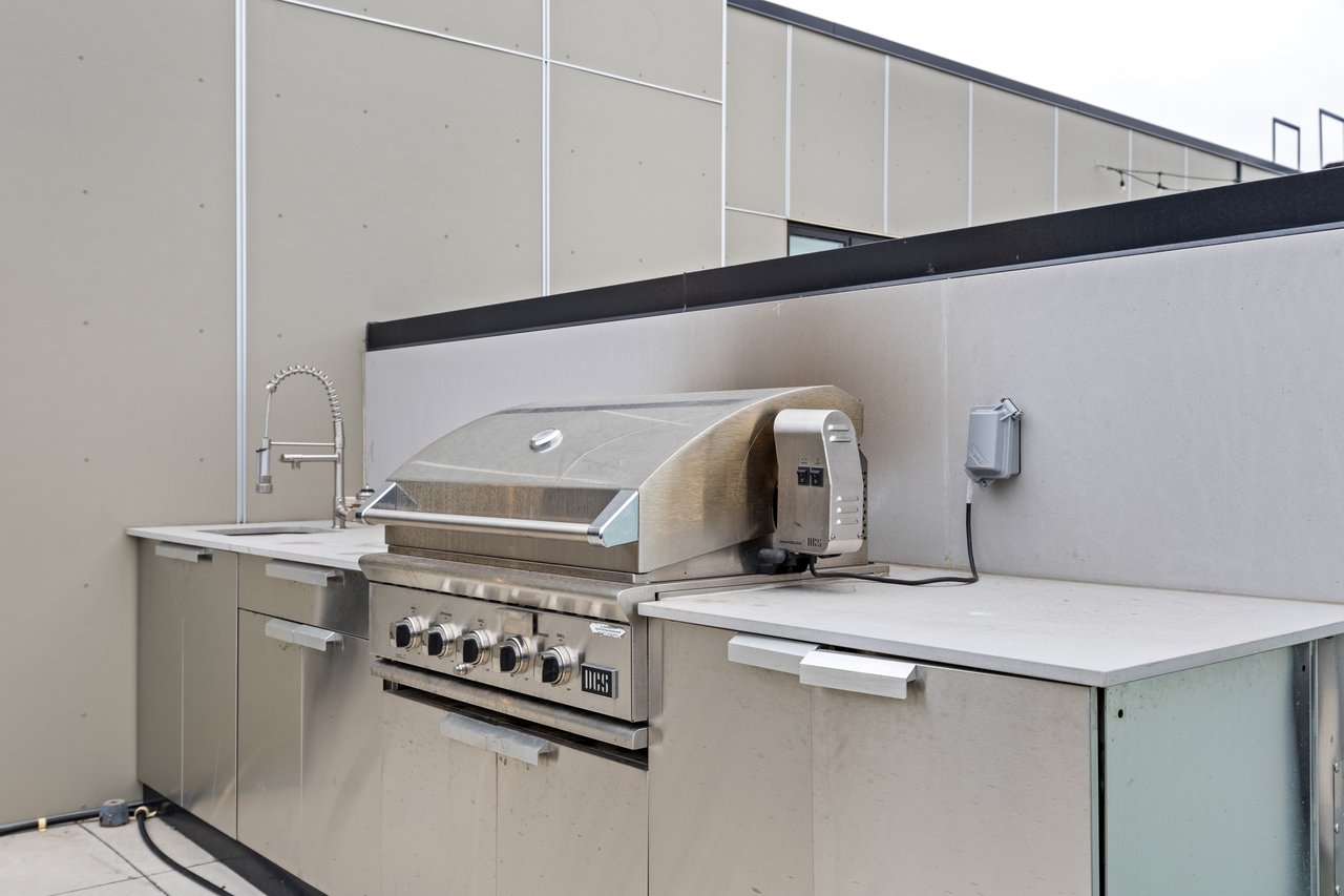 305 S Racine Ave PH-D