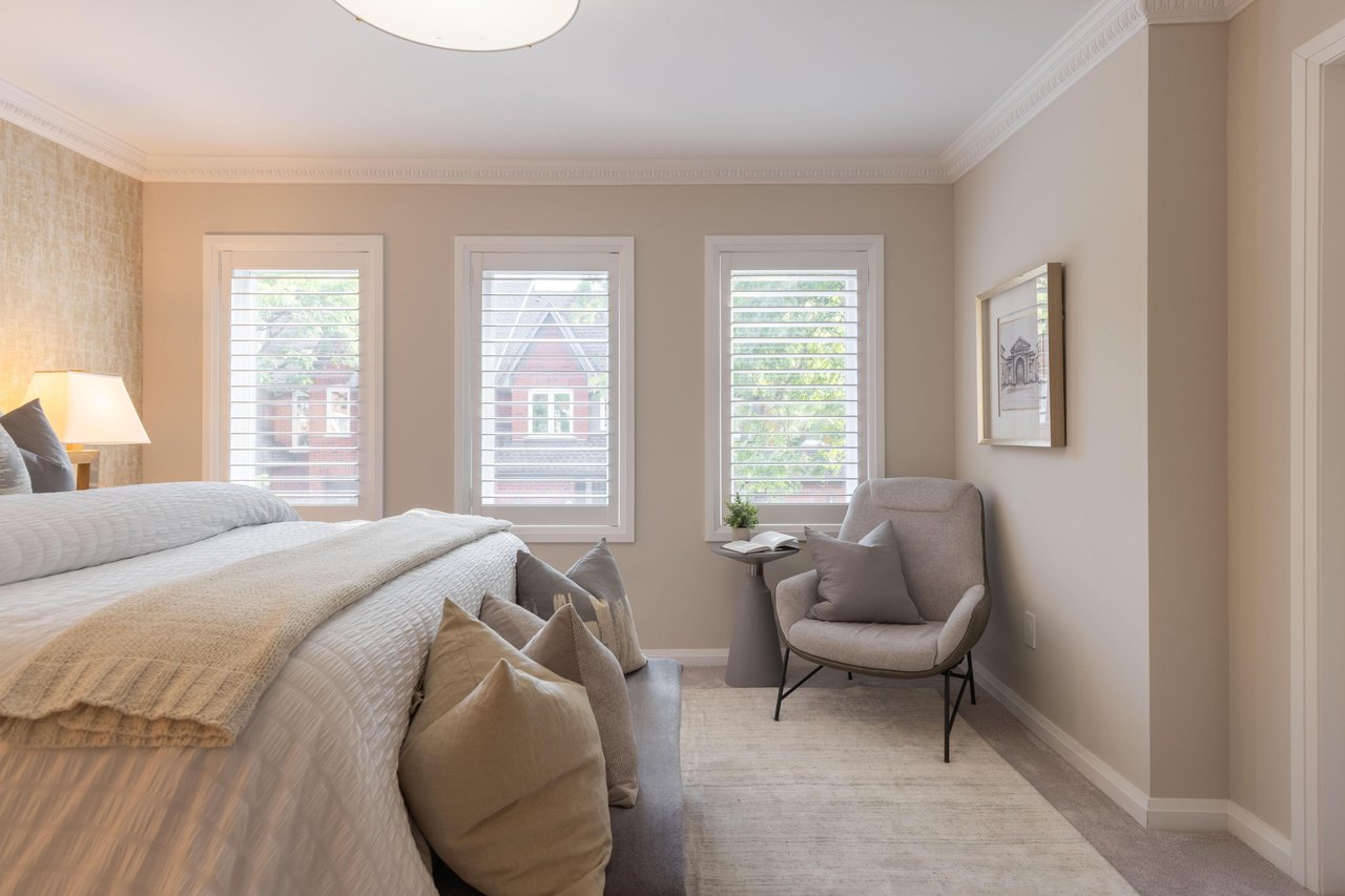 1064 Queen Street W 32A